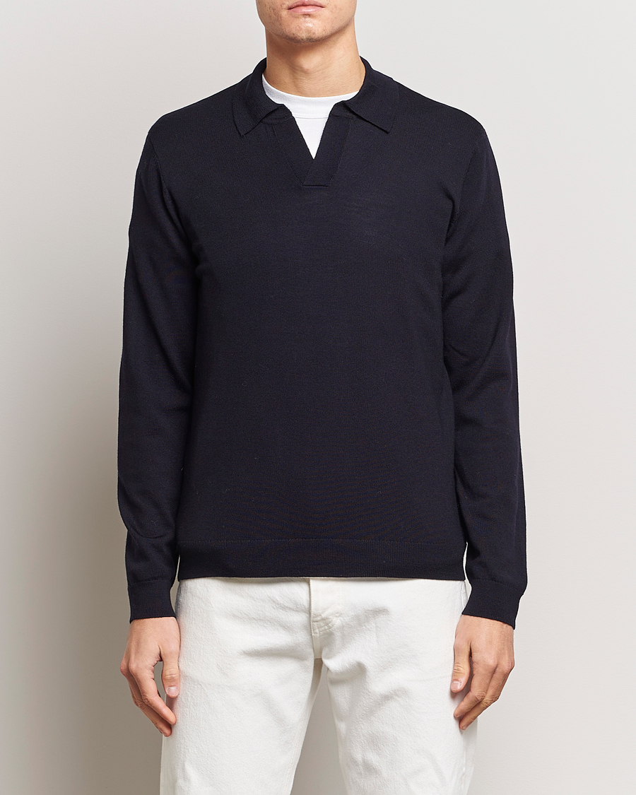 Mies | Puserot | A Day\'s March | Manol Merino Polo Navy