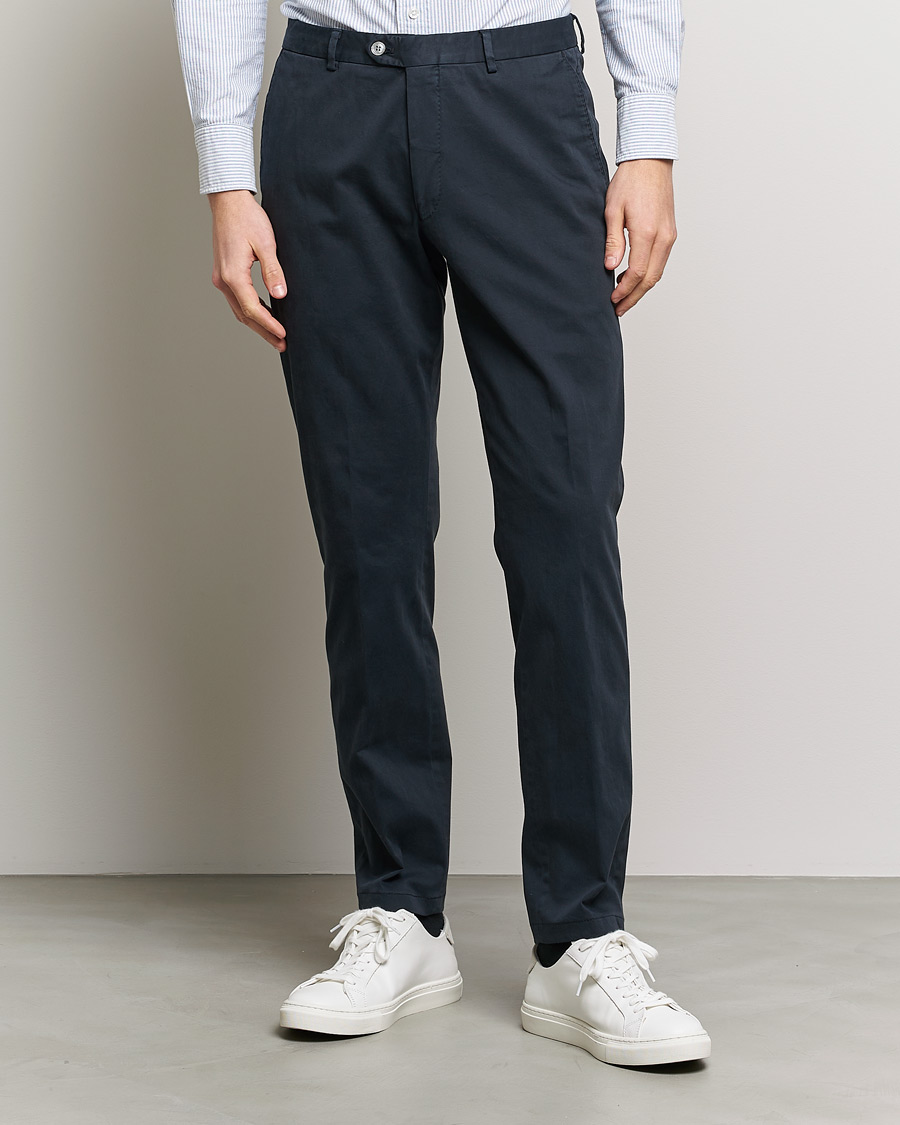 Mies | Business & Beyond | Oscar Jacobson | Denz Casual Cotton Trousers Navy
