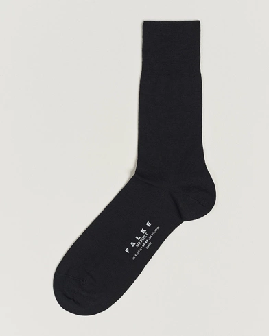 Mies | Wardrobe Basics | Falke | Airport Socks Black