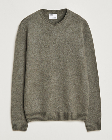 Mies | Neuleet | Colorful Standard | Classic Merino Wool Crew Neck Dusty Olive