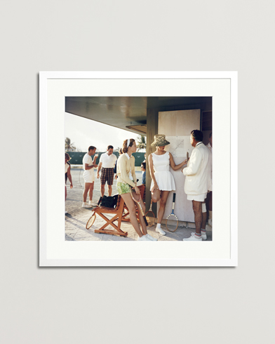 Mies | Sonic Editions | Sonic Editions | Framed Slim Aarons Tennis In The Bahamas