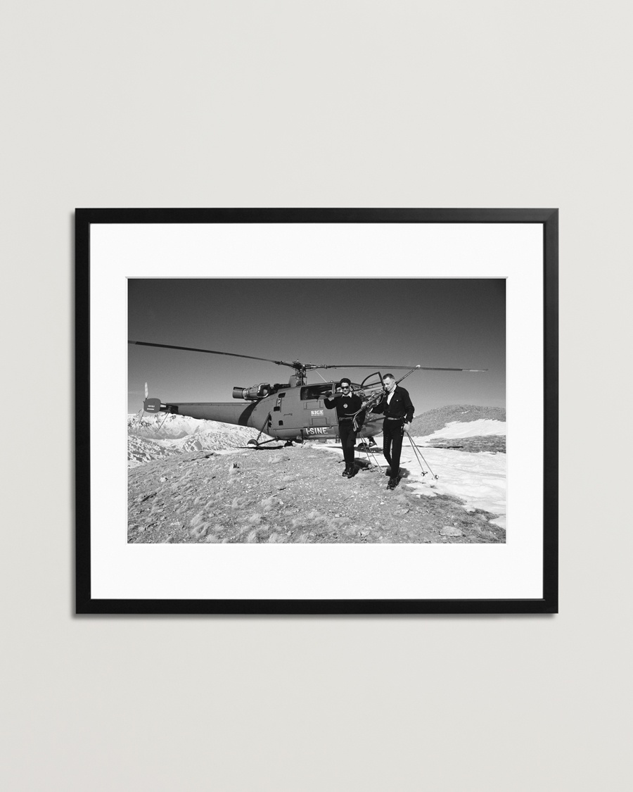 Sonic Editions Framed Agnelli Goes Skiing