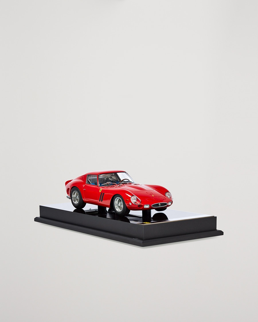 Ralph Lauren Home Ferrari 250 GTO Model Car Red – Punainen