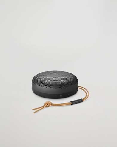 Mies | Audio | Bang & Olufsen | Beosound A1 2nd Gen Waterproof Speaker Black Anthracite