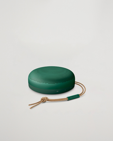 Mies | Audio | Bang & Olufsen | Beosound A1 2nd Gen Waterproof Speaker Green