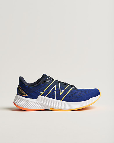 Mies | New Balance | New Balance Running | FuelCell Prism v2 Navy