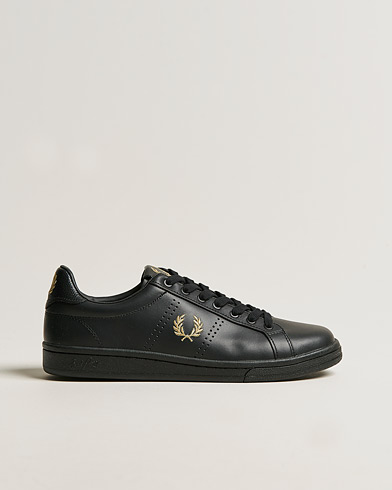 Mies | Mustat tennarit | Fred Perry | B721 Leather Tab Sneaker Black Gold