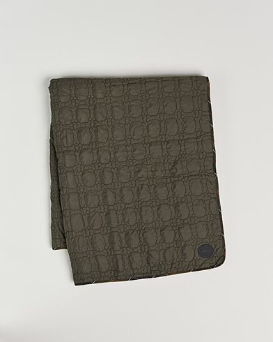 Mies | Koirille | Barbour Lifestyle | Dogbone Quilted Blanket Olive