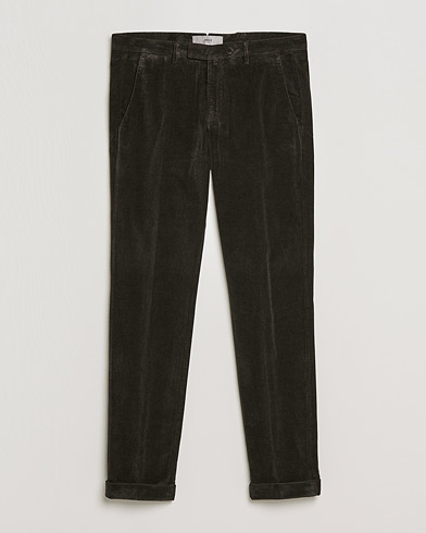 Mies | Chinot | Briglia 1949 | Slim Fit Corduroy Trousers Dark Brown