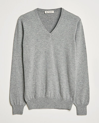 Mies | Kashmirneuleet | Piacenza Cashmere | Cashmere V Neck Sweater Light Grey