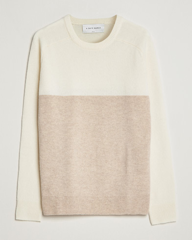 Mies | Parhaat lahjavinkkimme | A Day's March | Brodick Block Lambswool Sweater Sand/Off White