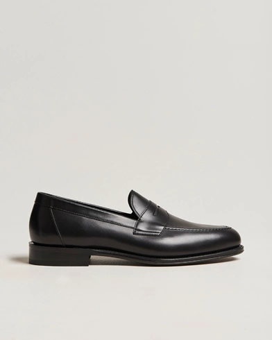 Mies | Käsintehdyt kengät | Loake 1880 | Hornbeam Eco Penny Loafer Black Calf