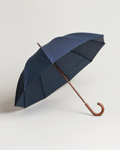 Mies | Tyylikkäänä sateella | Carl Dagg | Series 001 Umbrella Dusky Blue