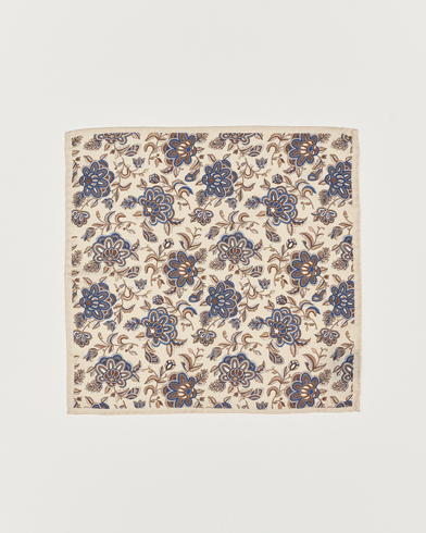 Mies | Taskuliinat | Amanda Christensen | Wool Flannel Large Flower Pocket Square Creme