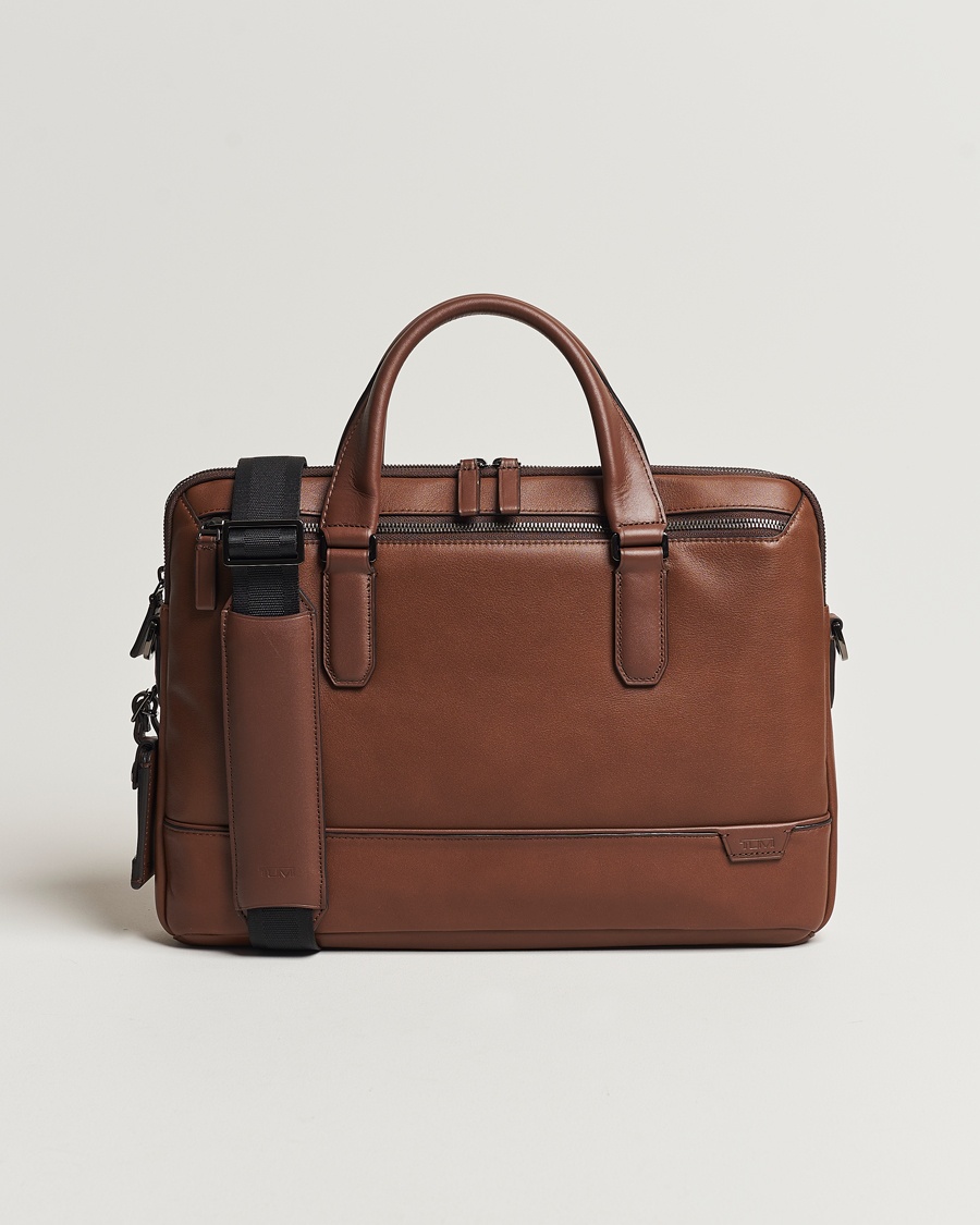 TUMI Harrison Sycamore Slim Leather Brief Cognac – Ruskea