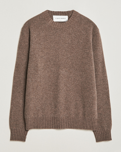 Mies | Puserot | A Day's March | Marlow Lambswool Crew Dark Taupe