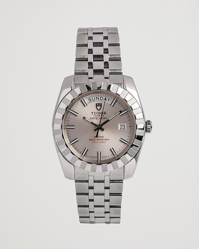 Käytetty |  | Tudor Pre-Owned | Classic Date-Day 23010 Silver
