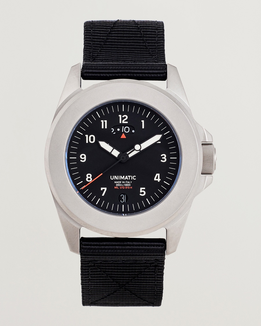 UNIMATIC UT4 GMT Toolwatch Black – Musta