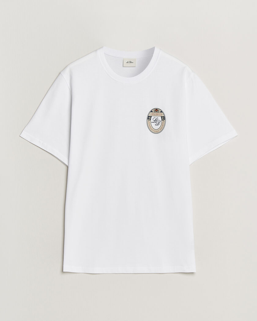 LES DEUX Brday Emblem T-Shirt White – Valkoinen