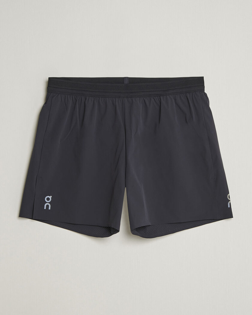 On 5 Inch Performance Shorts Black – Musta