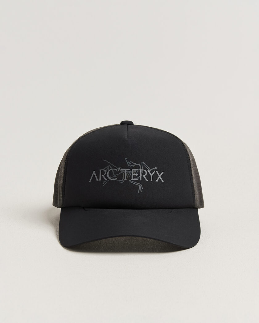 Arc'teryx Bird Word Trucker Cap Black/Cloud – Musta