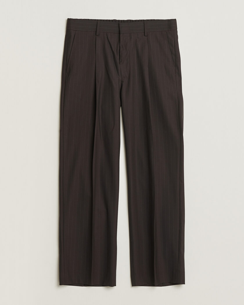 NN07 Kay Pinstriped Pleated Trousers Dark Brown – Ruskea