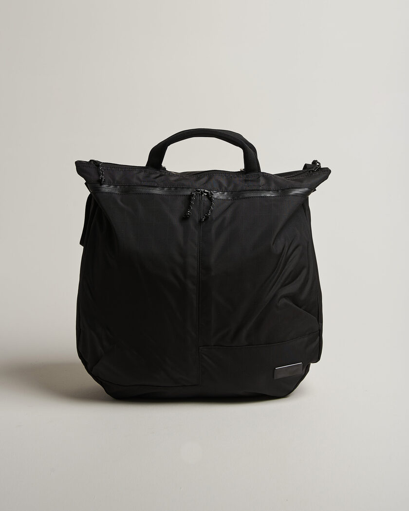 DB Utility Tote 32L Black Out – Musta