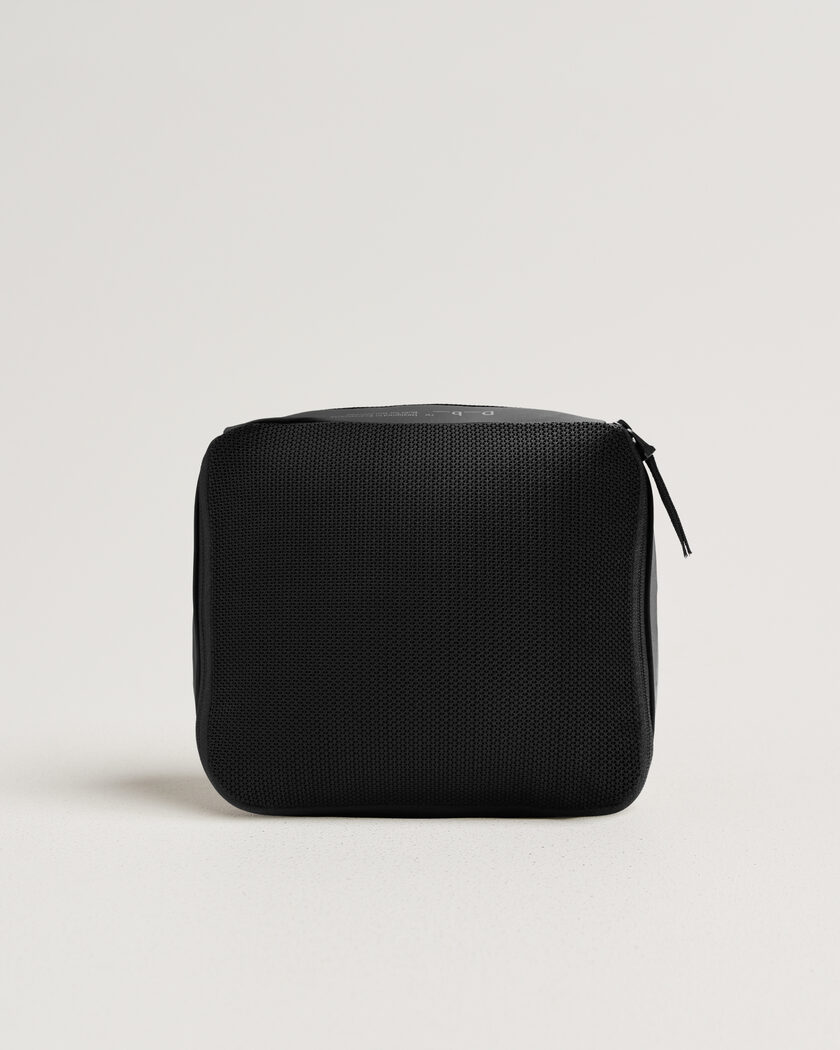 DB Essential Packing Cube M Black Out – Musta
