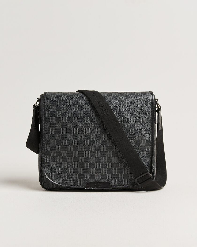Louis Vuitton Pre-Owned Daniel Shoulder Bag MM Damier Graphite – Musta