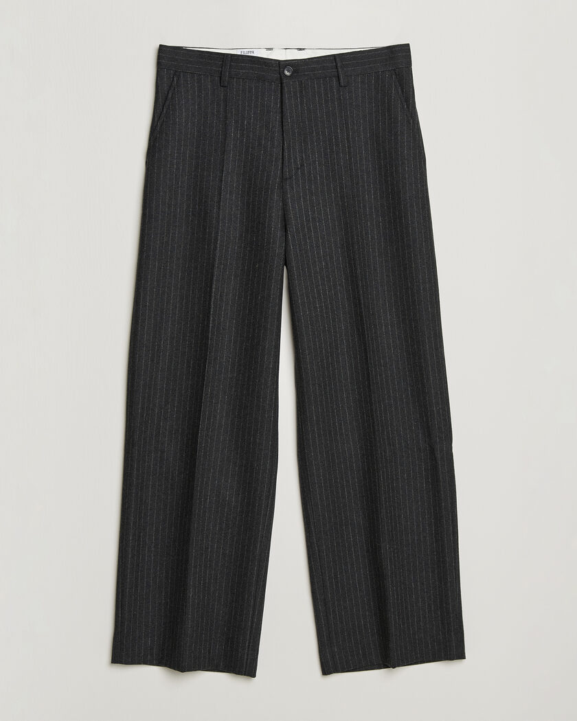 Filippa K Hector Wool Flannel Pinstriped Trousers Anthracite – Harmaa