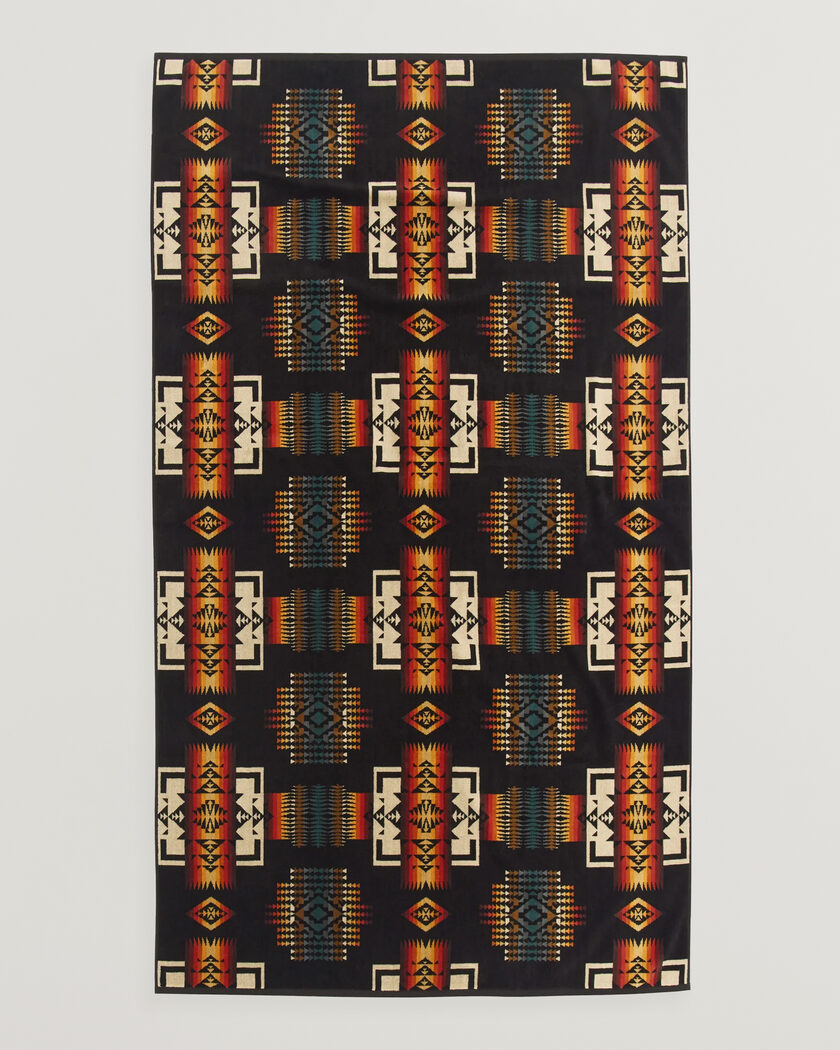 Pendleton Oversized Jacquard Spa Towel Black – Musta