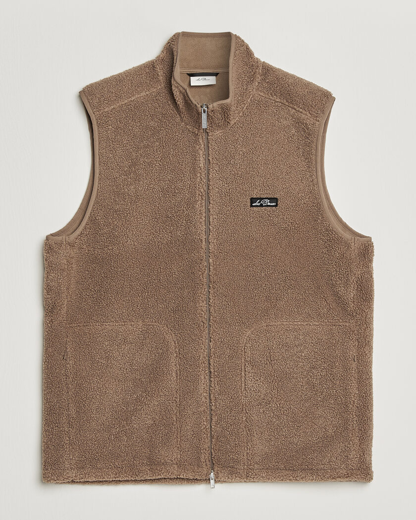 LES DEUX Patch Teddy Vest Caribou – Ruskea