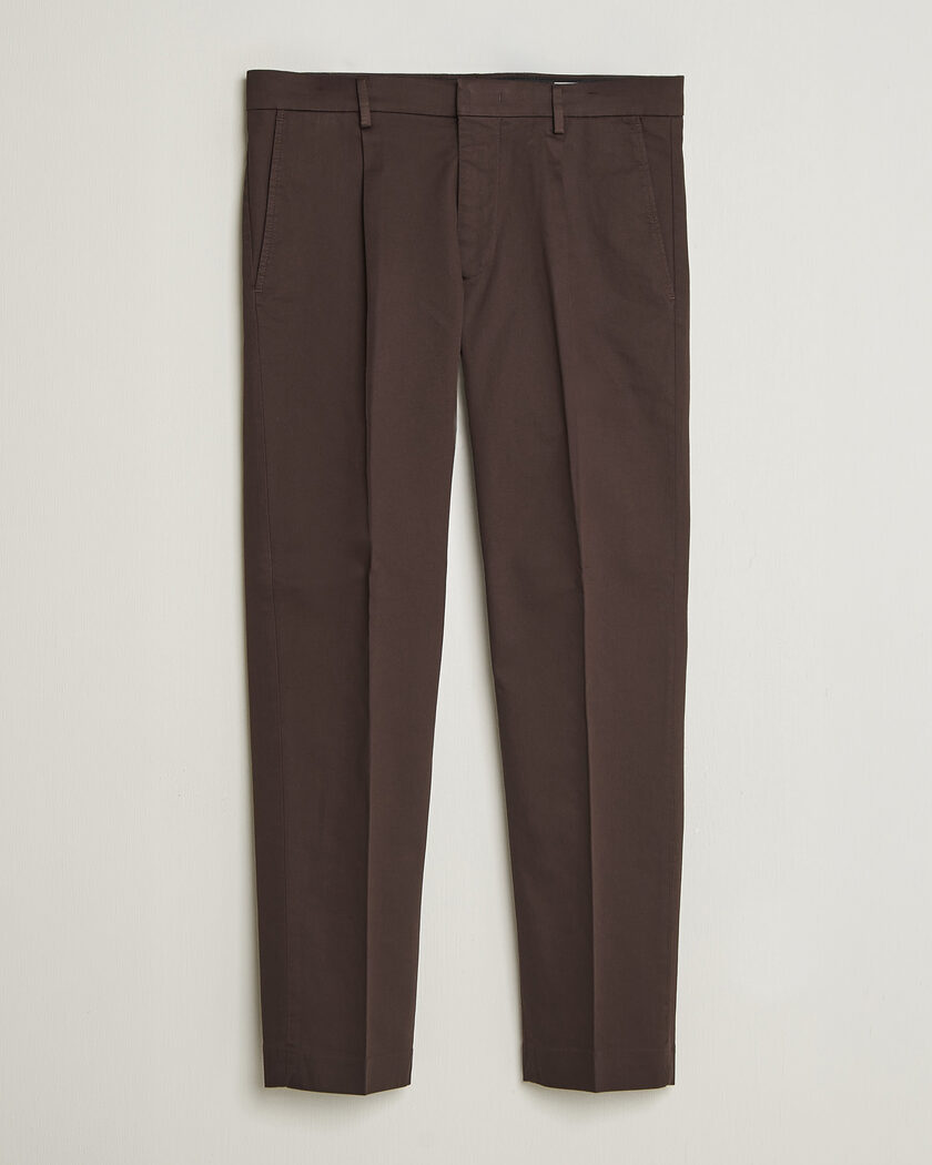 NN07 Bill Pleated Cotton Chinos Deep Truffle – Ruskea