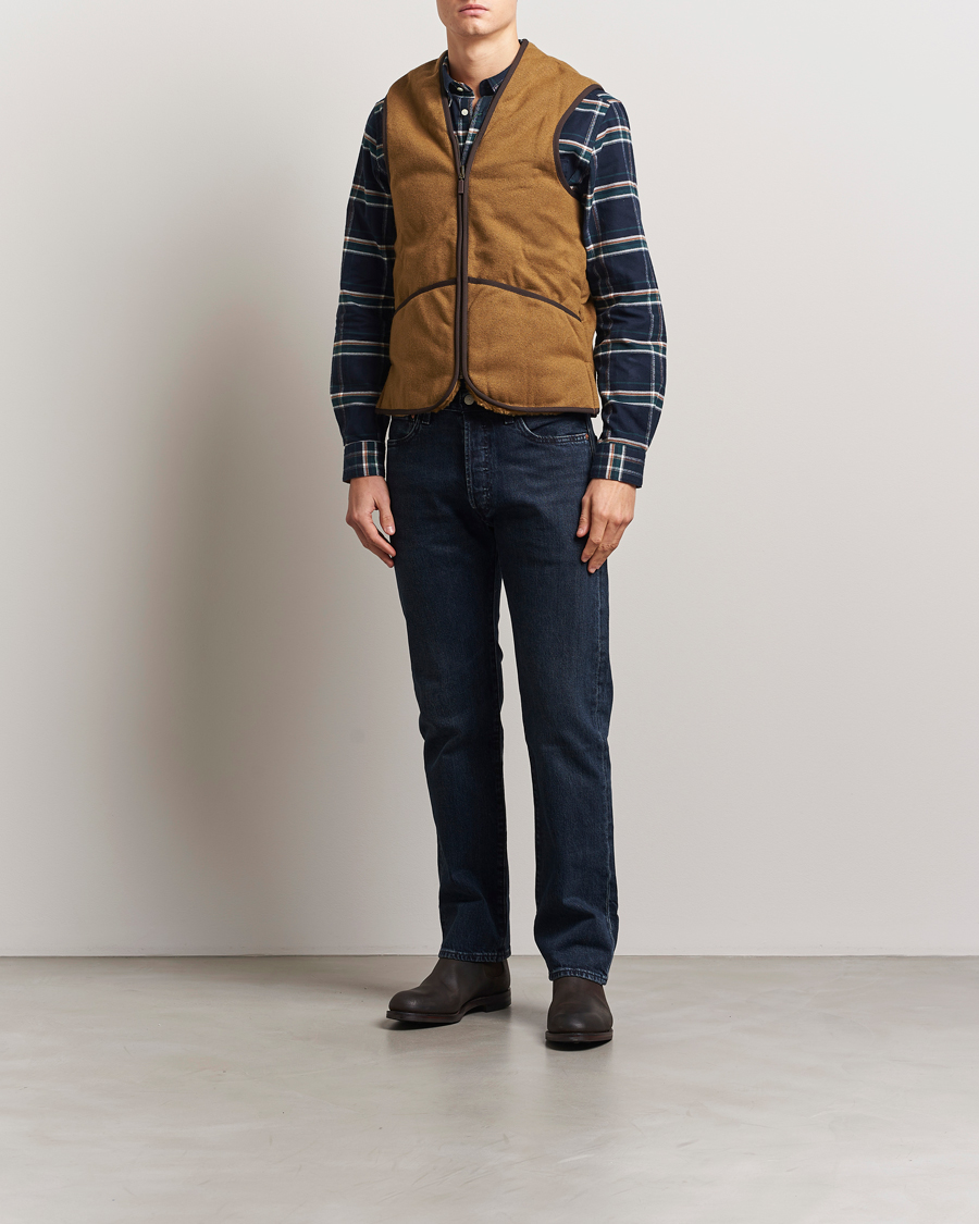 Mies | Ulkoliivit | Barbour Lifestyle | Warm Pile Waistcoat Zip-In Liner Brown