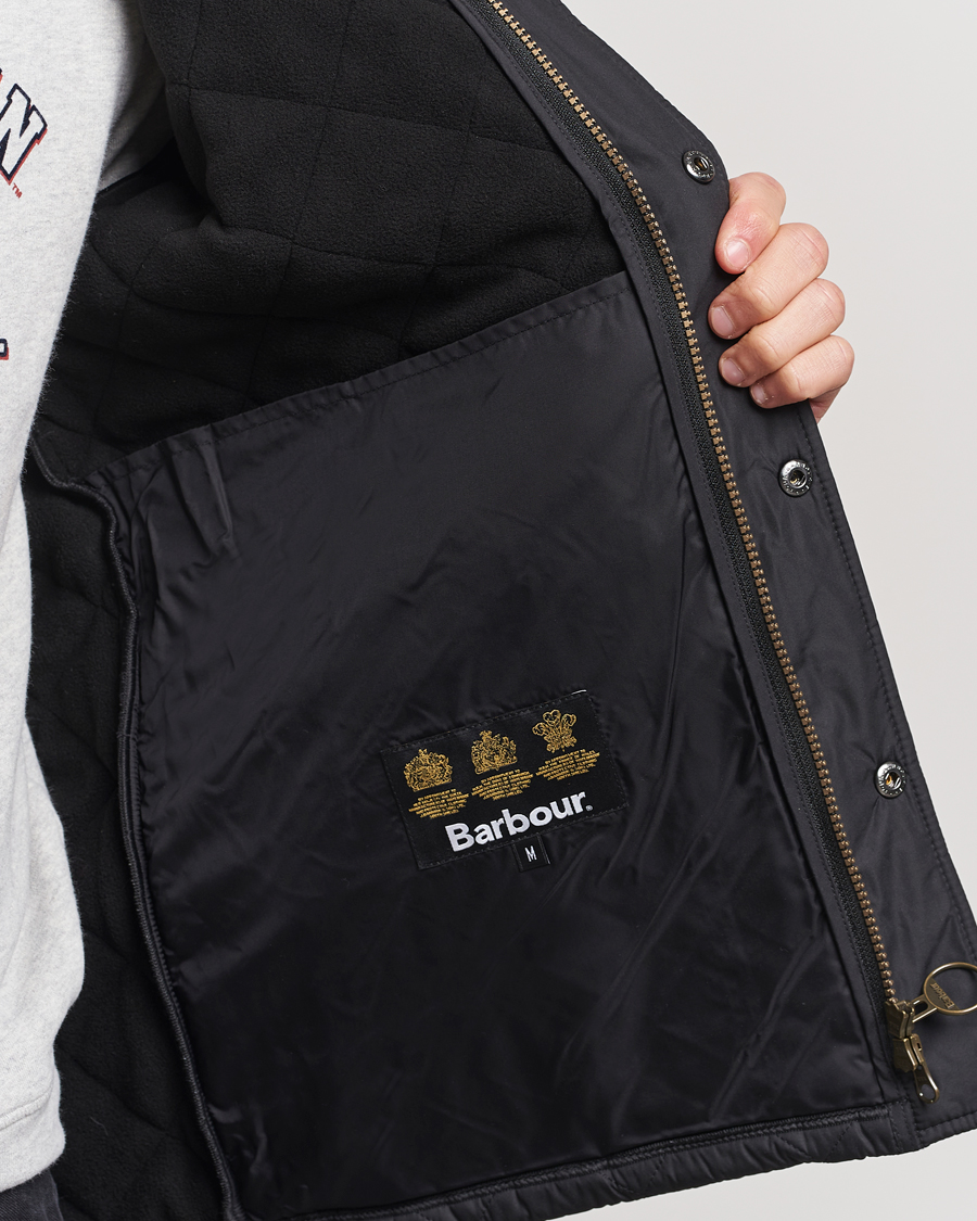 Mies | Takit | Barbour Lifestyle | Powell Quilted Jacket Black