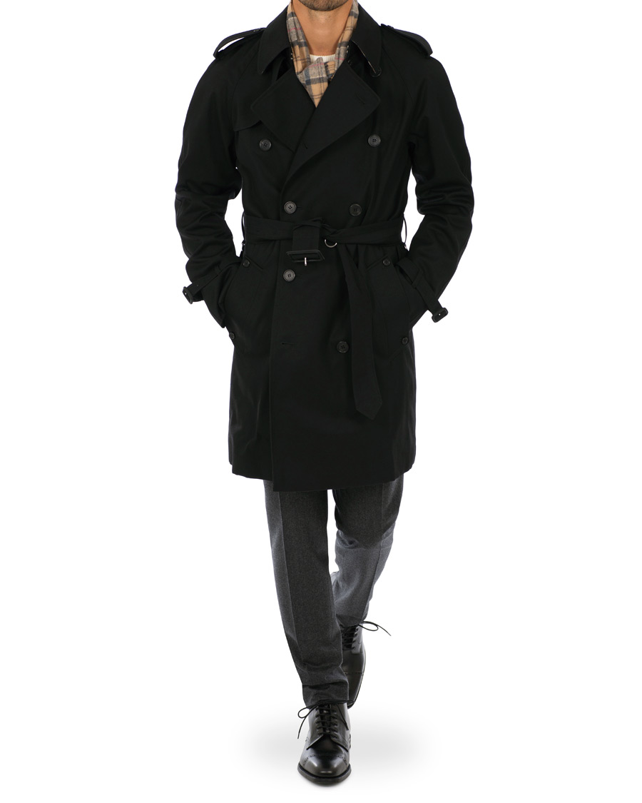 Aquascutum Corby Double Breasted Trenchcoat Black osoitteesta CareOfCarl.fi