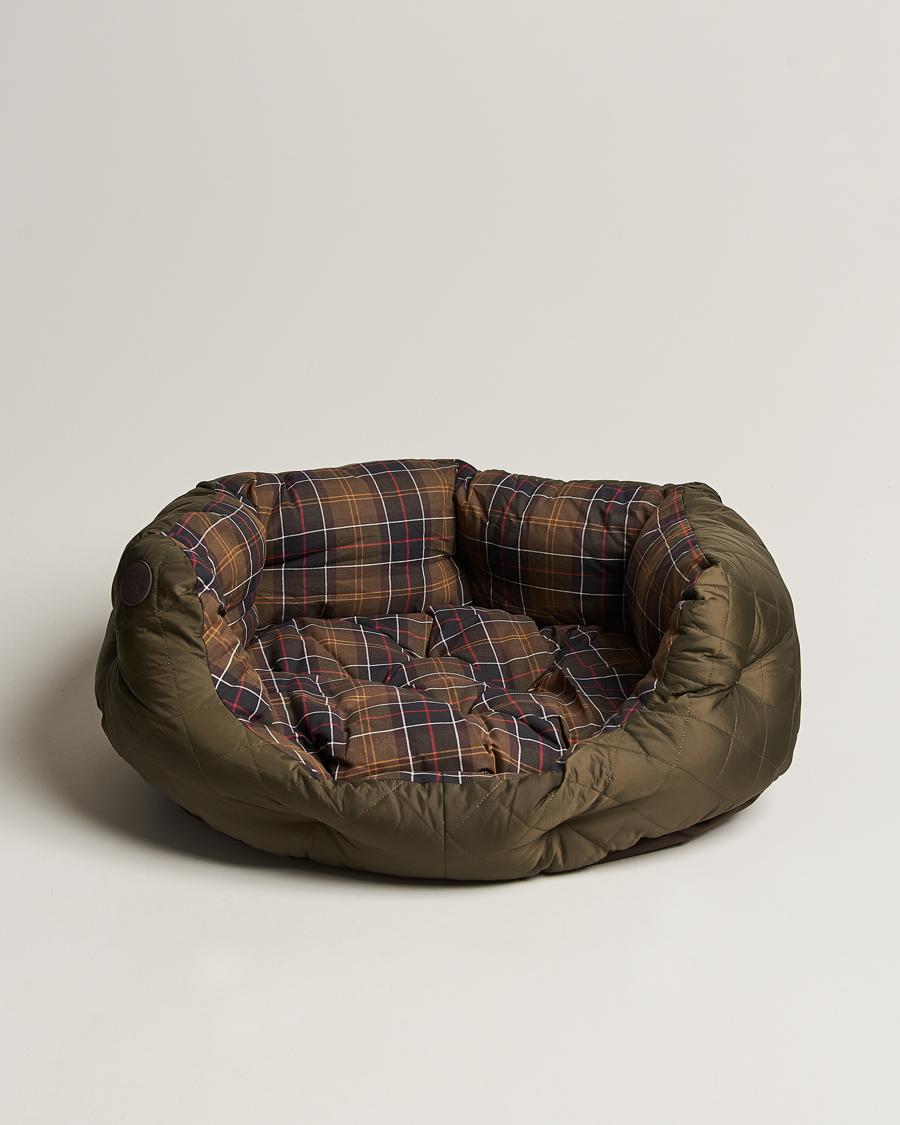 Miehet |  | Barbour Heritage | Quilted Dog Bed 30' Olive