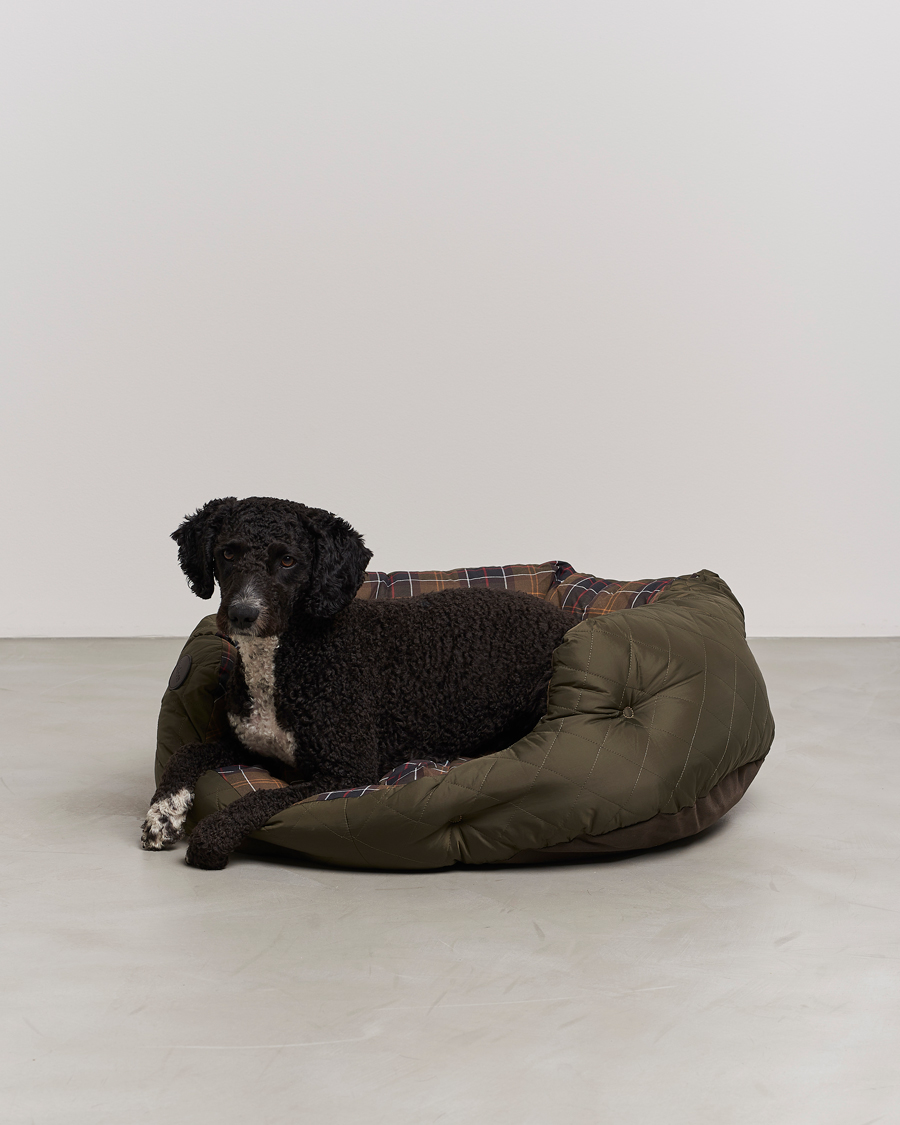 Mies | Koirille | Barbour Heritage | Quilted Dog Bed 30' Olive