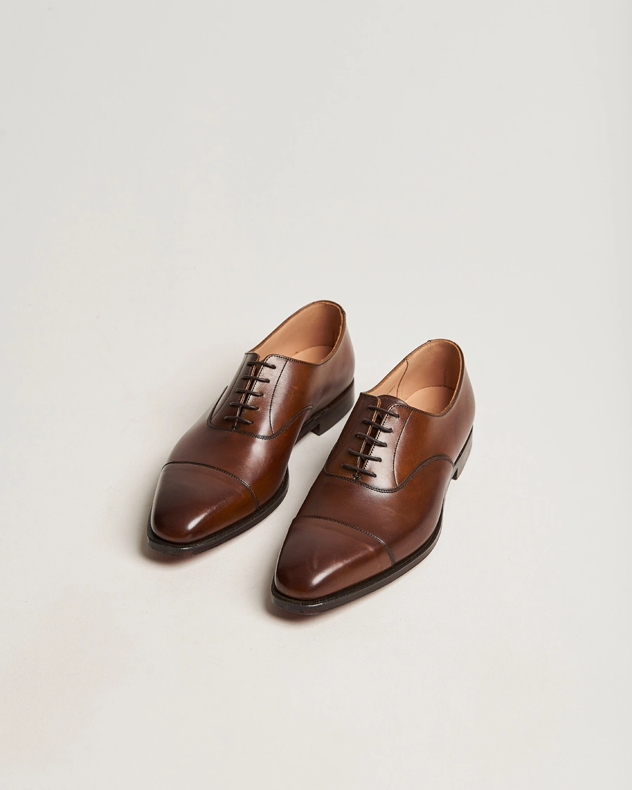 Mies | Käsintehdyt kengät | Crockett & Jones | Hallam Oxford Dark Brown Calf