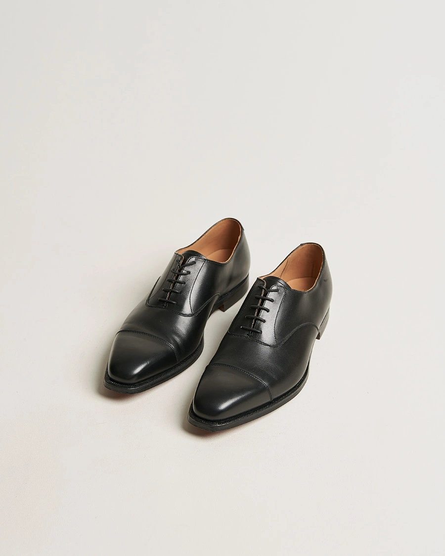 Mies | Käsintehdyt kengät | Crockett & Jones | Hallam Oxford Black Calf