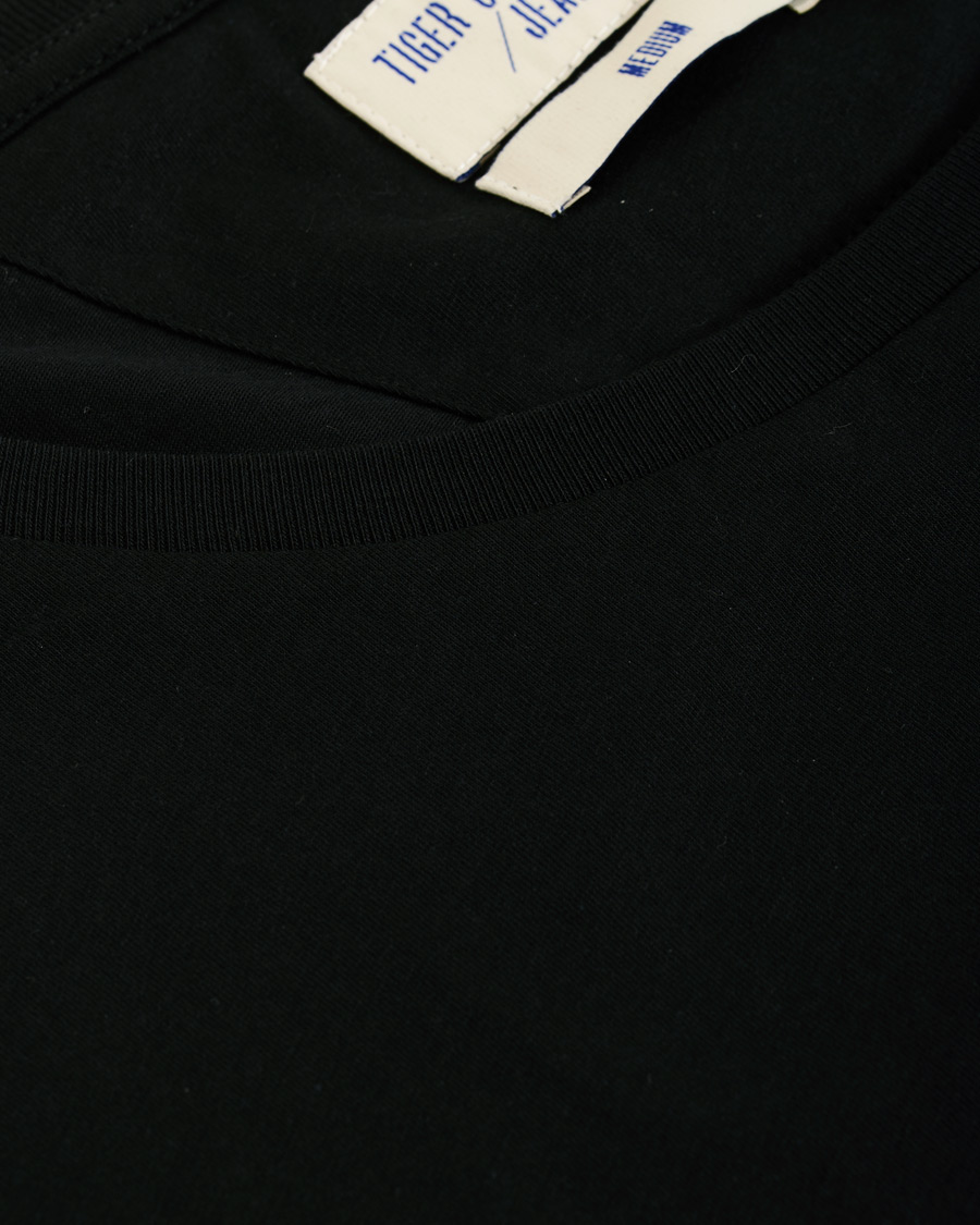 Mies | T-paidat | Tiger of Sweden | Corey Solid Tee Black