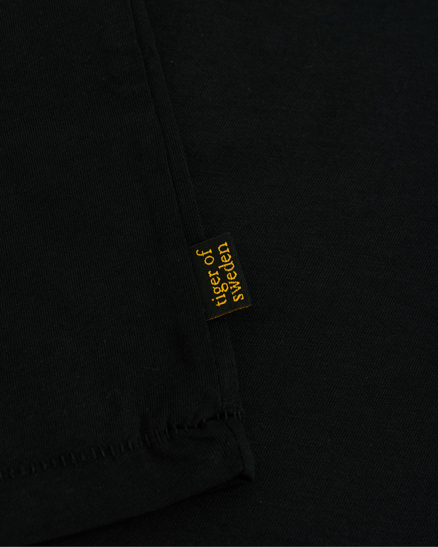 Mies | T-paidat | Tiger of Sweden | Corey Solid Tee Black