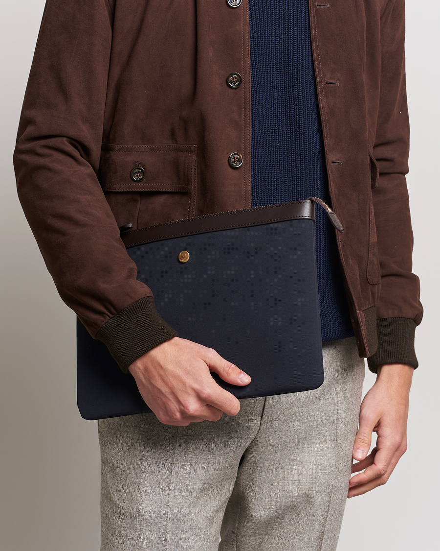 Mies | Laukut | Mismo | M/S Nylon Pouch Large Navy/Dark Brown