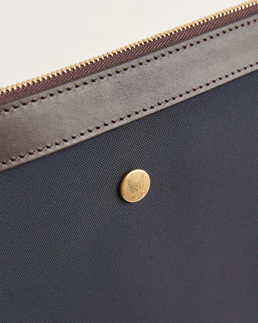 Mies | Laukut | Mismo | M/S Nylon Pouch Large Navy/Dark Brown