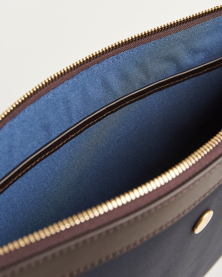 Mies | Laukut | Mismo | M/S Nylon Pouch Large Navy/Dark Brown