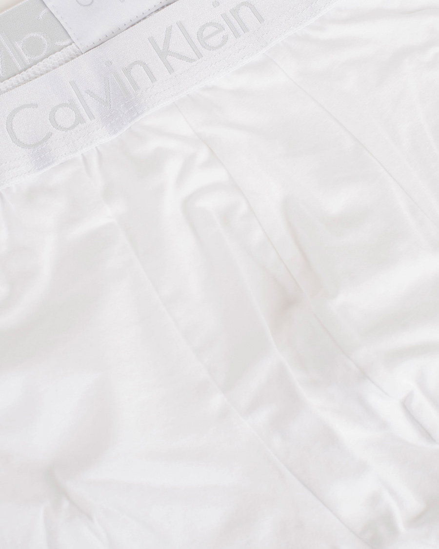 Mies | Alusvaatteet | Calvin Klein | Liquid Stretch Cotton Trunk White