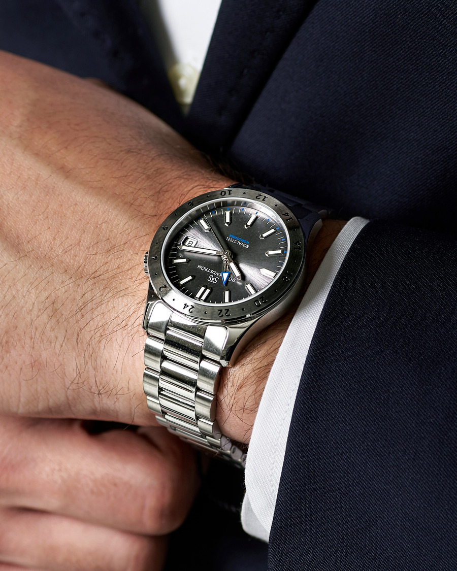 Mies | Fine watches | Sjöö Sandström | Royal Steel Worldtimer 36mm Grey with Steel