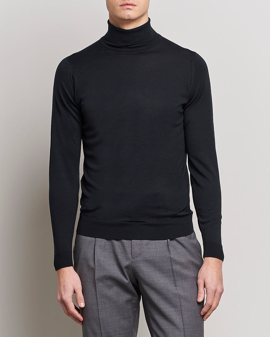Mies | Puserot | John Smedley | Cherwell Extra Fine Merino Rollneck Black