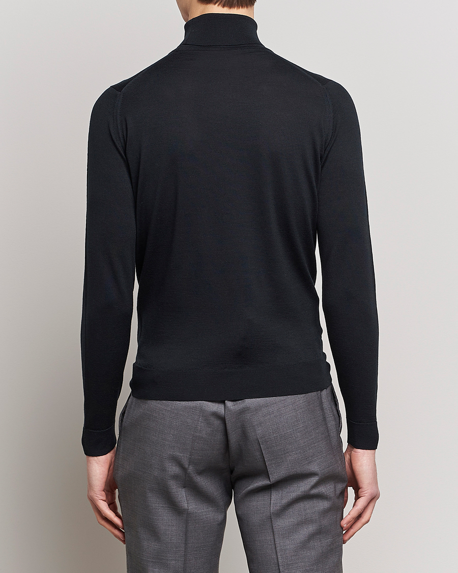 Mies | Puserot | John Smedley | Cherwell Extra Fine Merino Rollneck Black