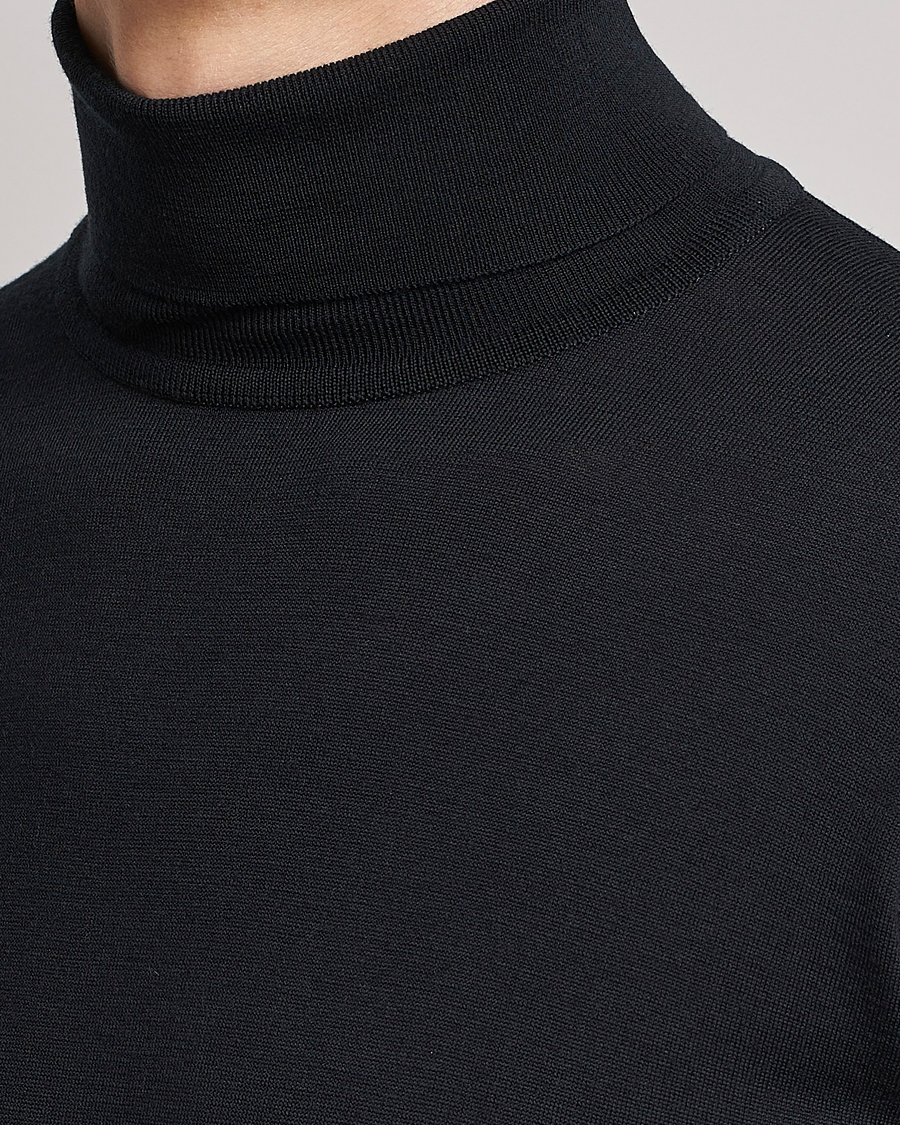 Mies | Puserot | John Smedley | Cherwell Extra Fine Merino Rollneck Black